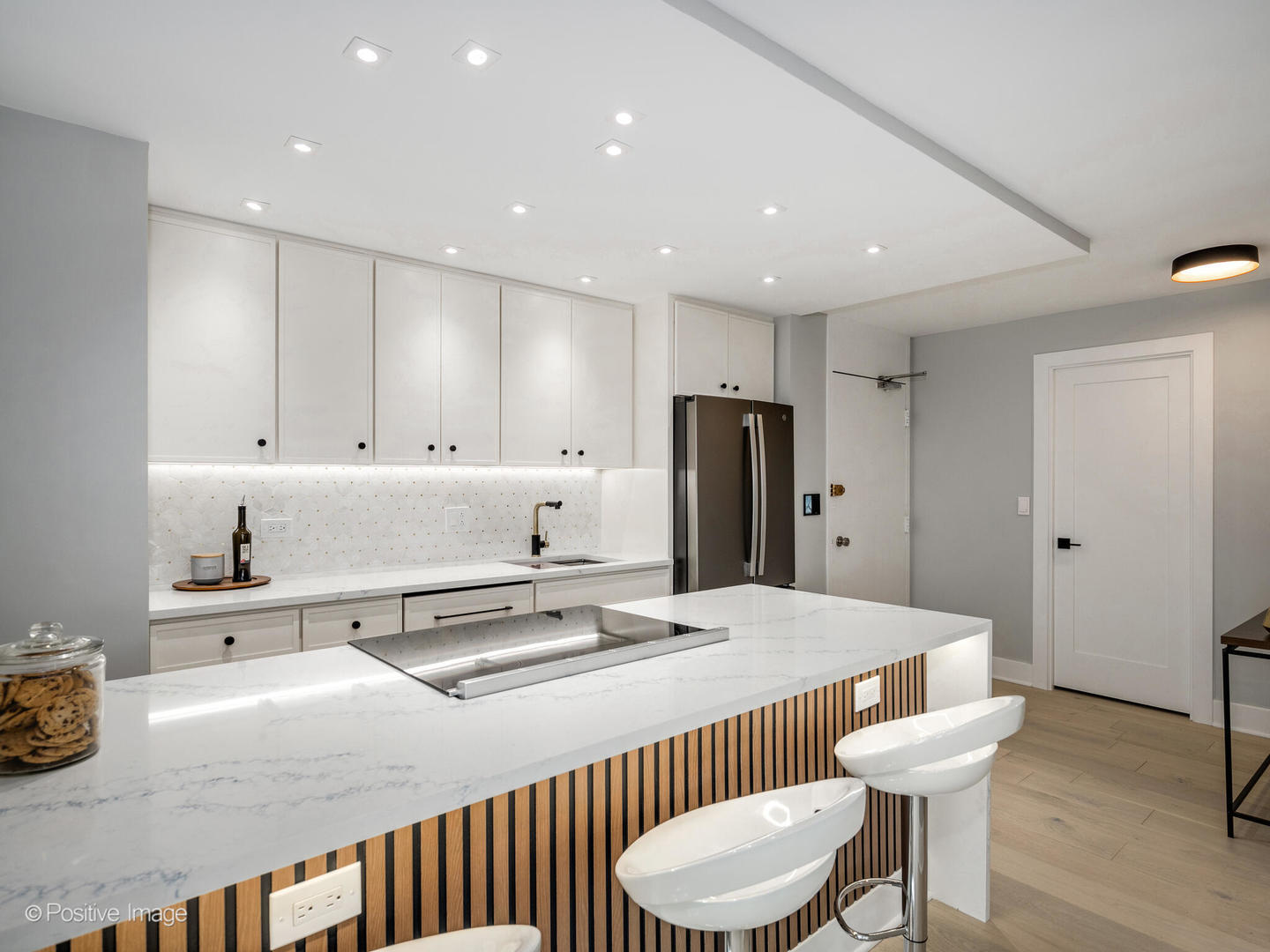 88 W Schiller Street Unit: 2908L