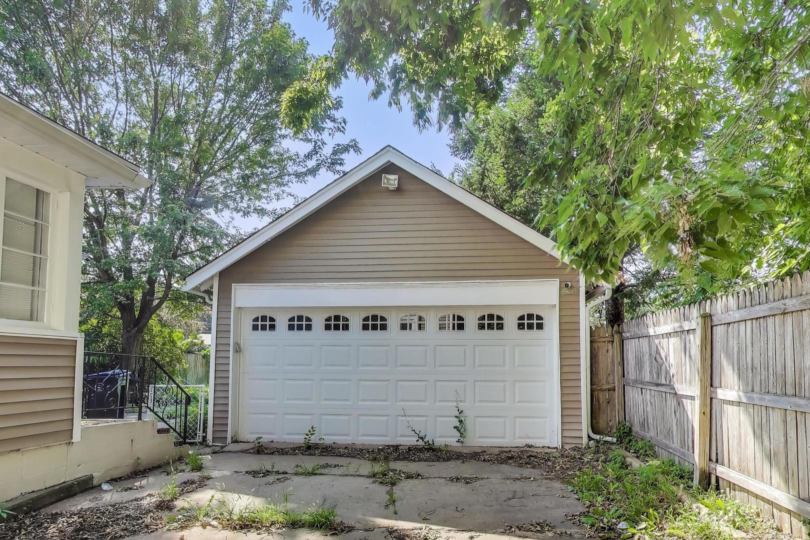 2818 Emmaus Avenue