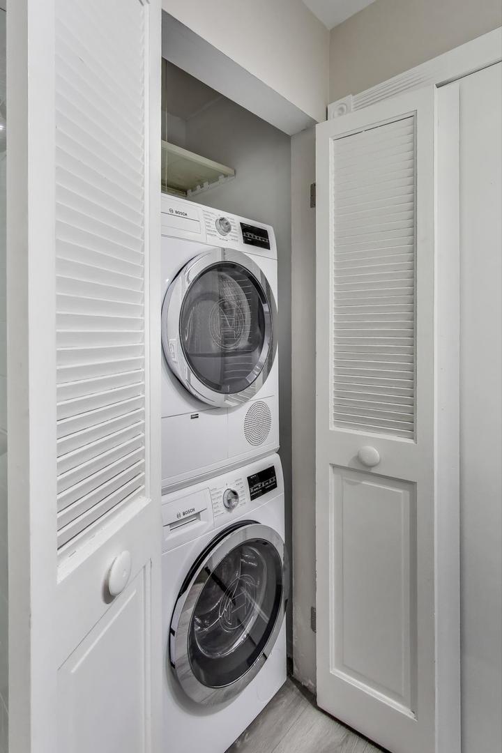 121 S Vail Avenue Unit: 401