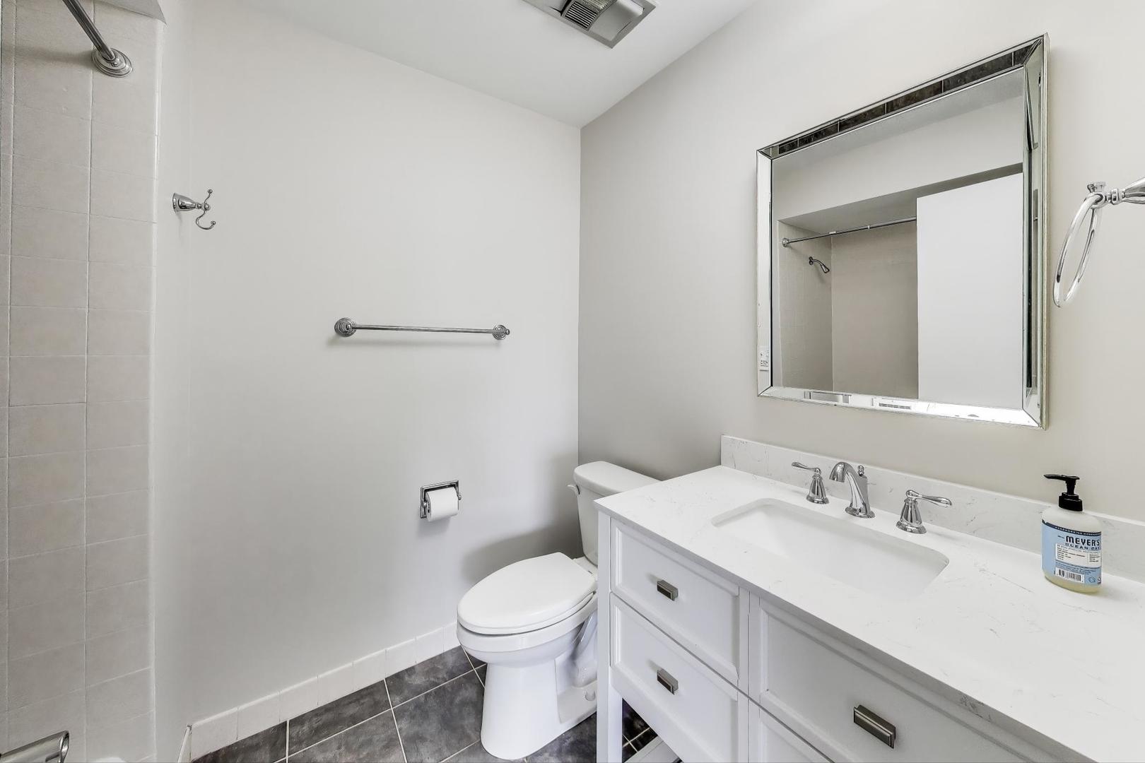 121 S Vail Avenue Unit: 401