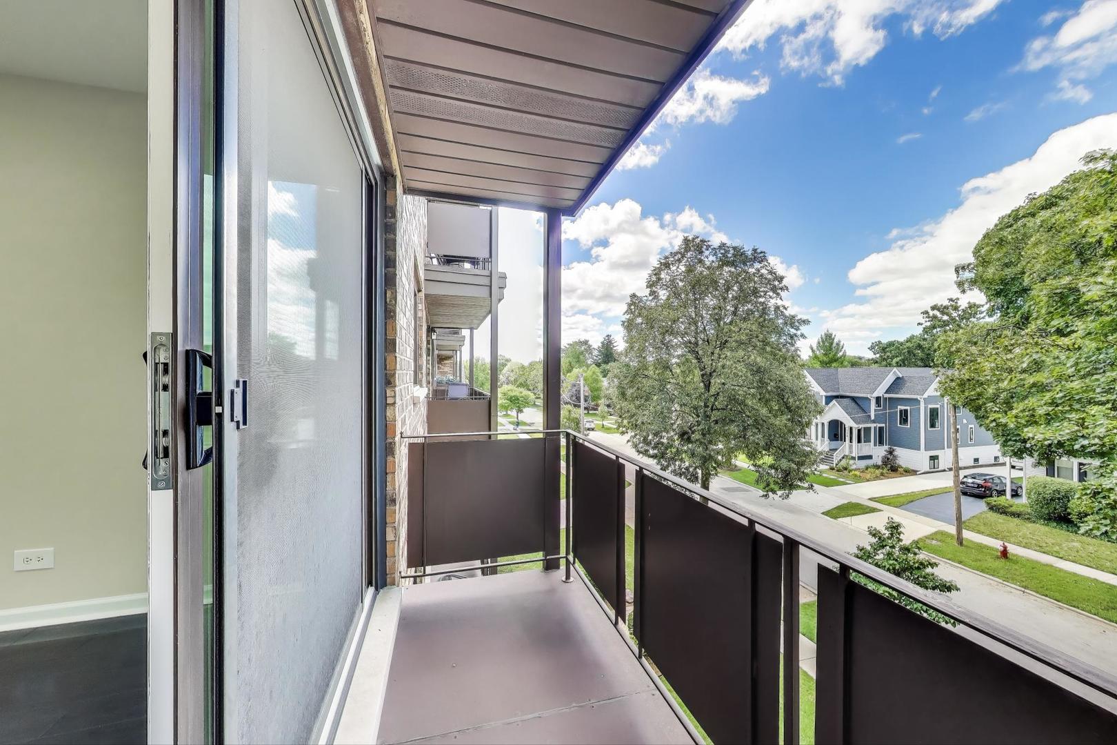 121 S Vail Avenue Unit: 401