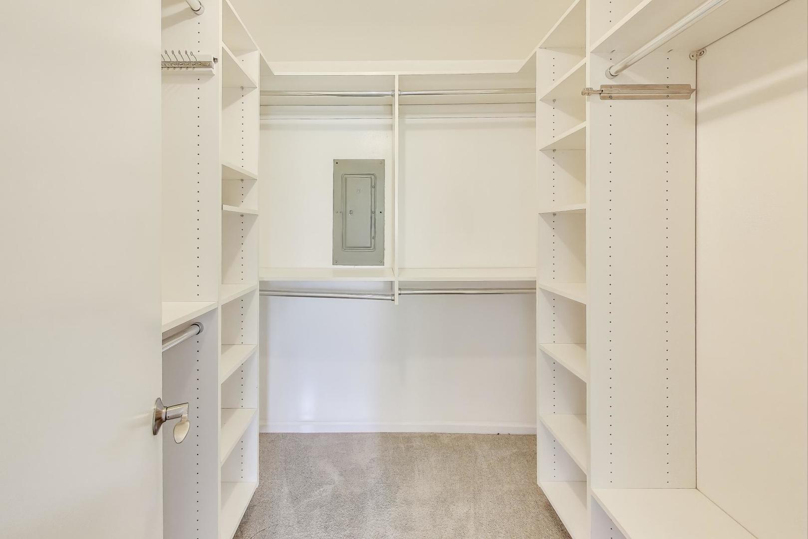 121 S Vail Avenue Unit: 401