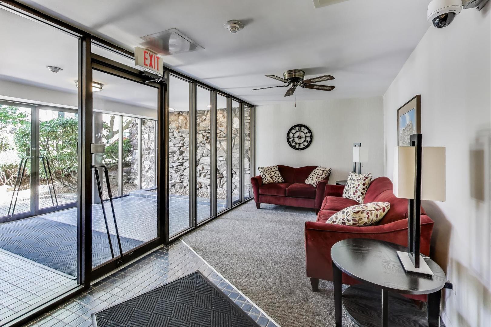 121 S Vail Avenue Unit: 401