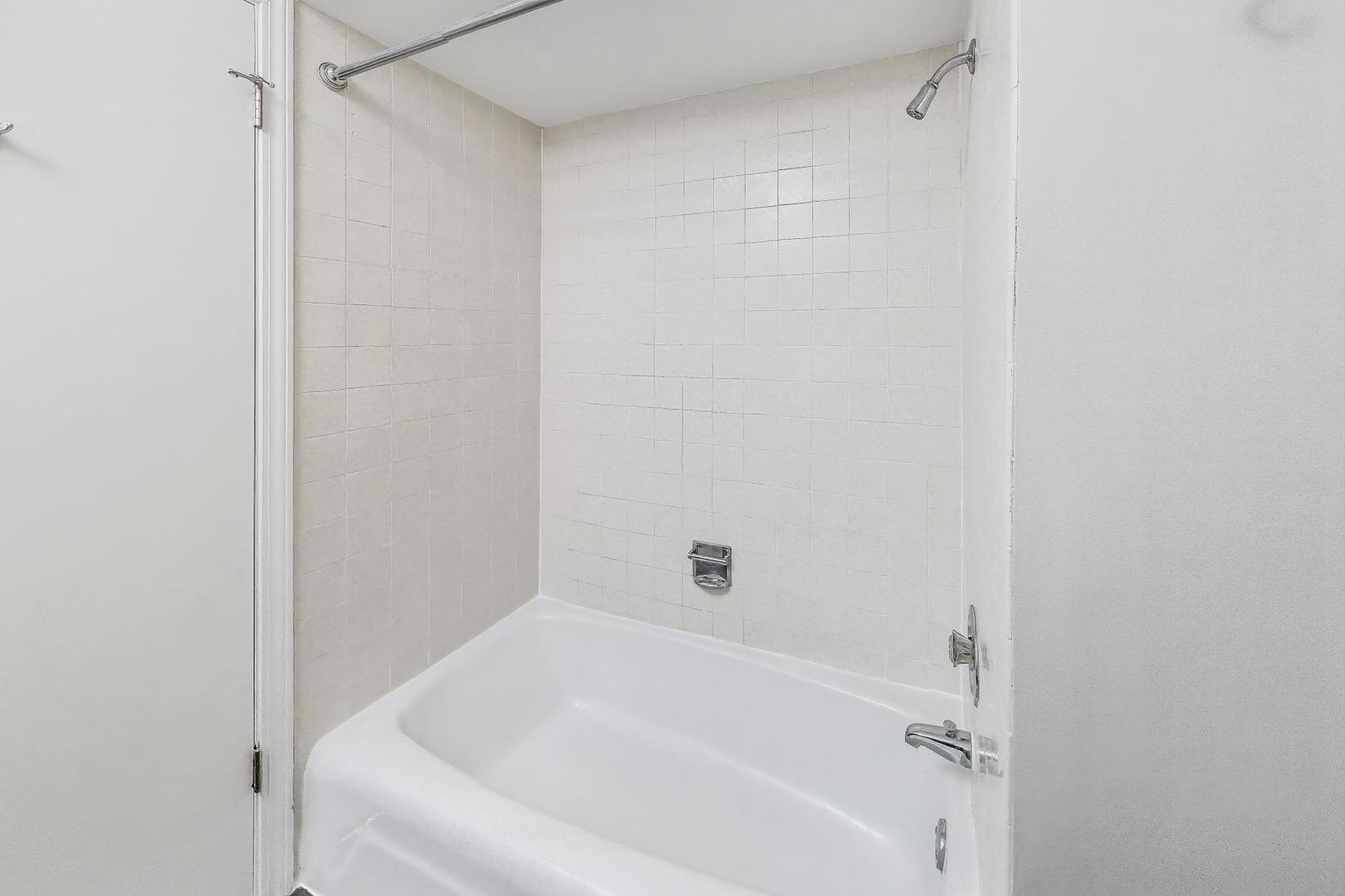 121 S Vail Avenue Unit: 401