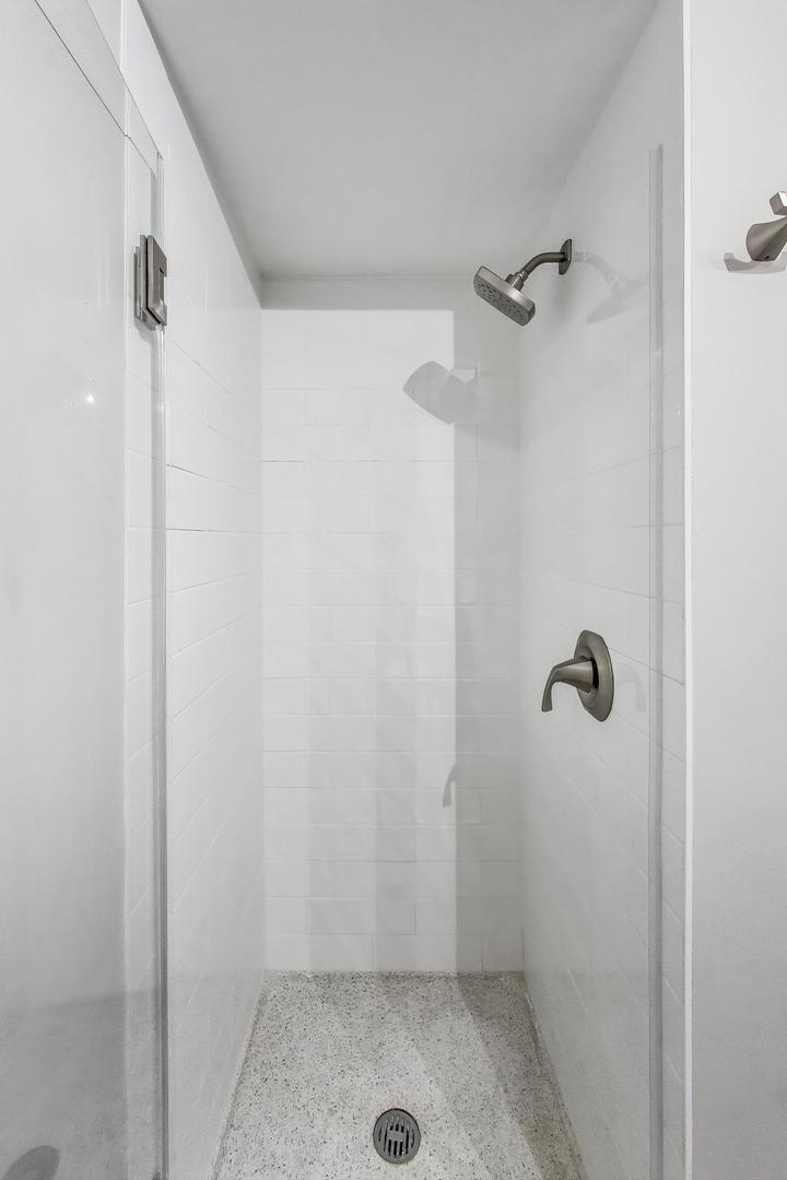 121 S Vail Avenue Unit: 401