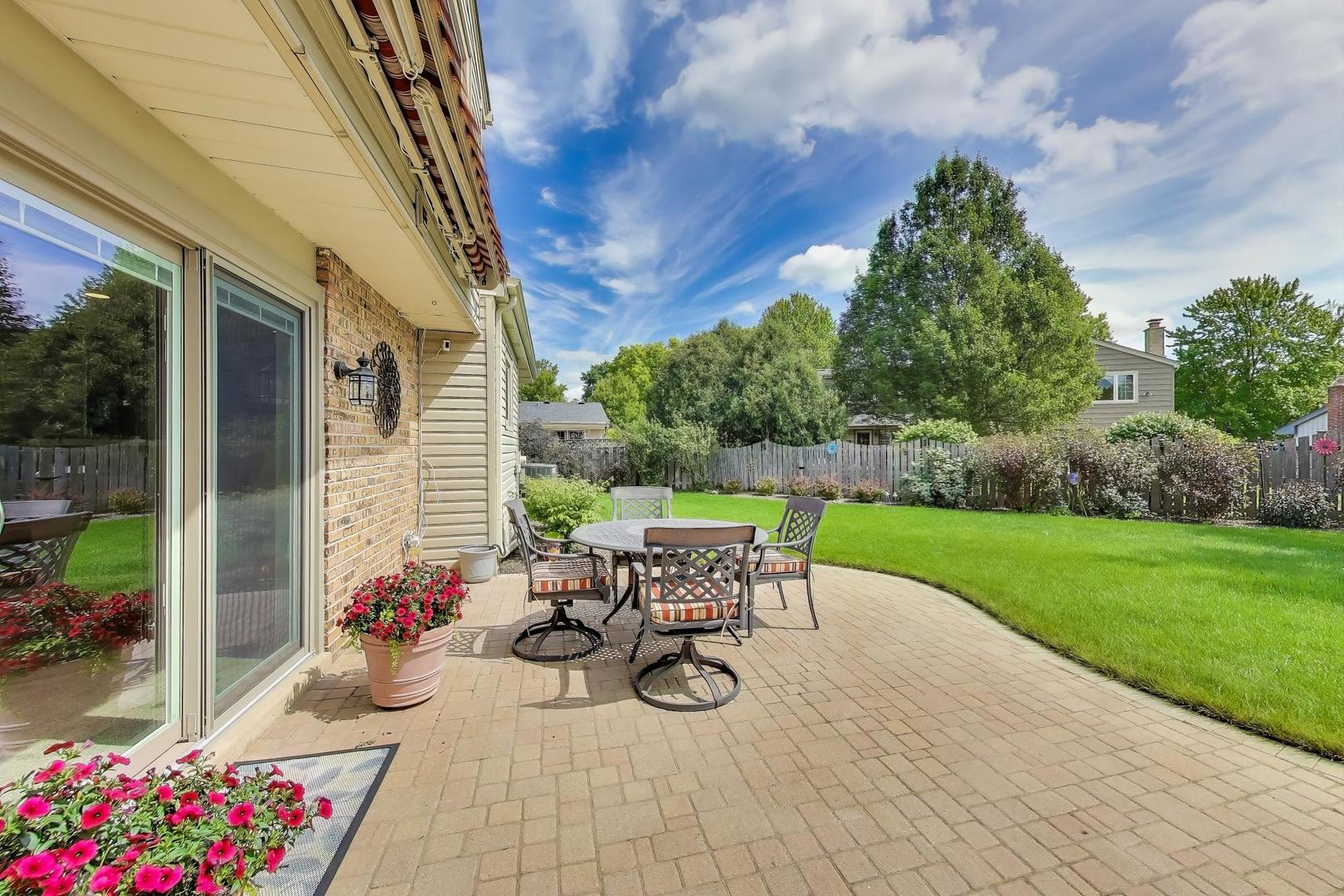 219 E Reseda Parkway