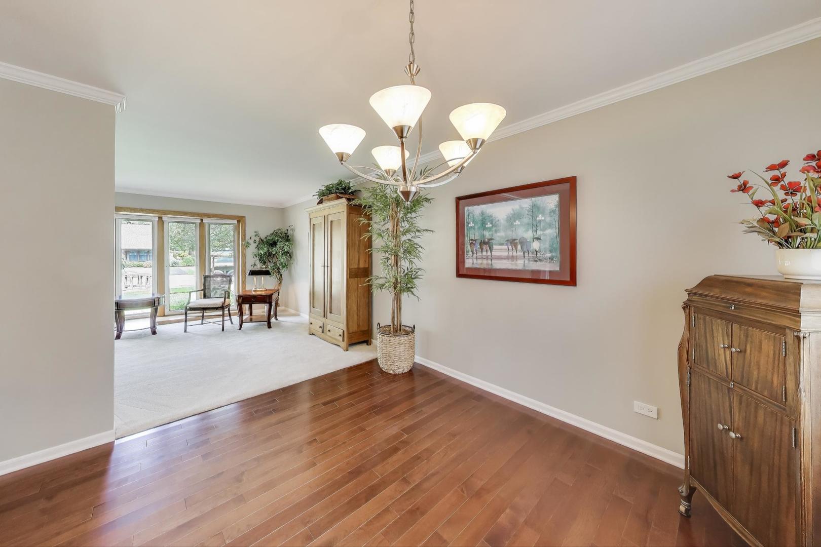 219 E Reseda Parkway