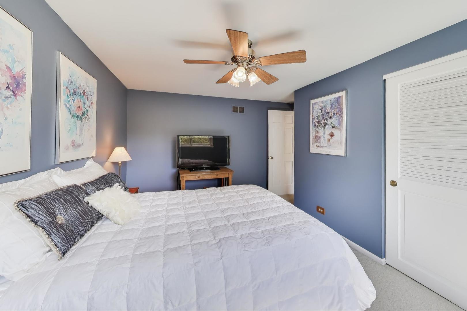 219 E Reseda Parkway