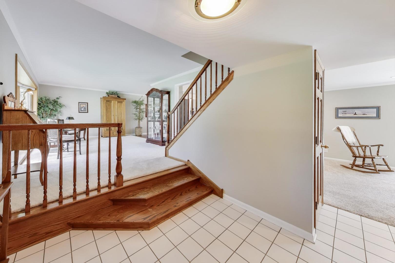 219 E Reseda Parkway