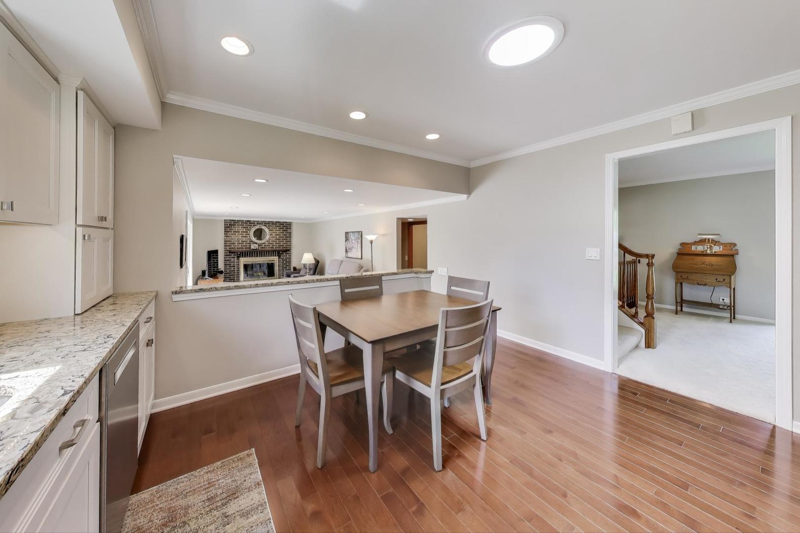 219 E Reseda Parkway