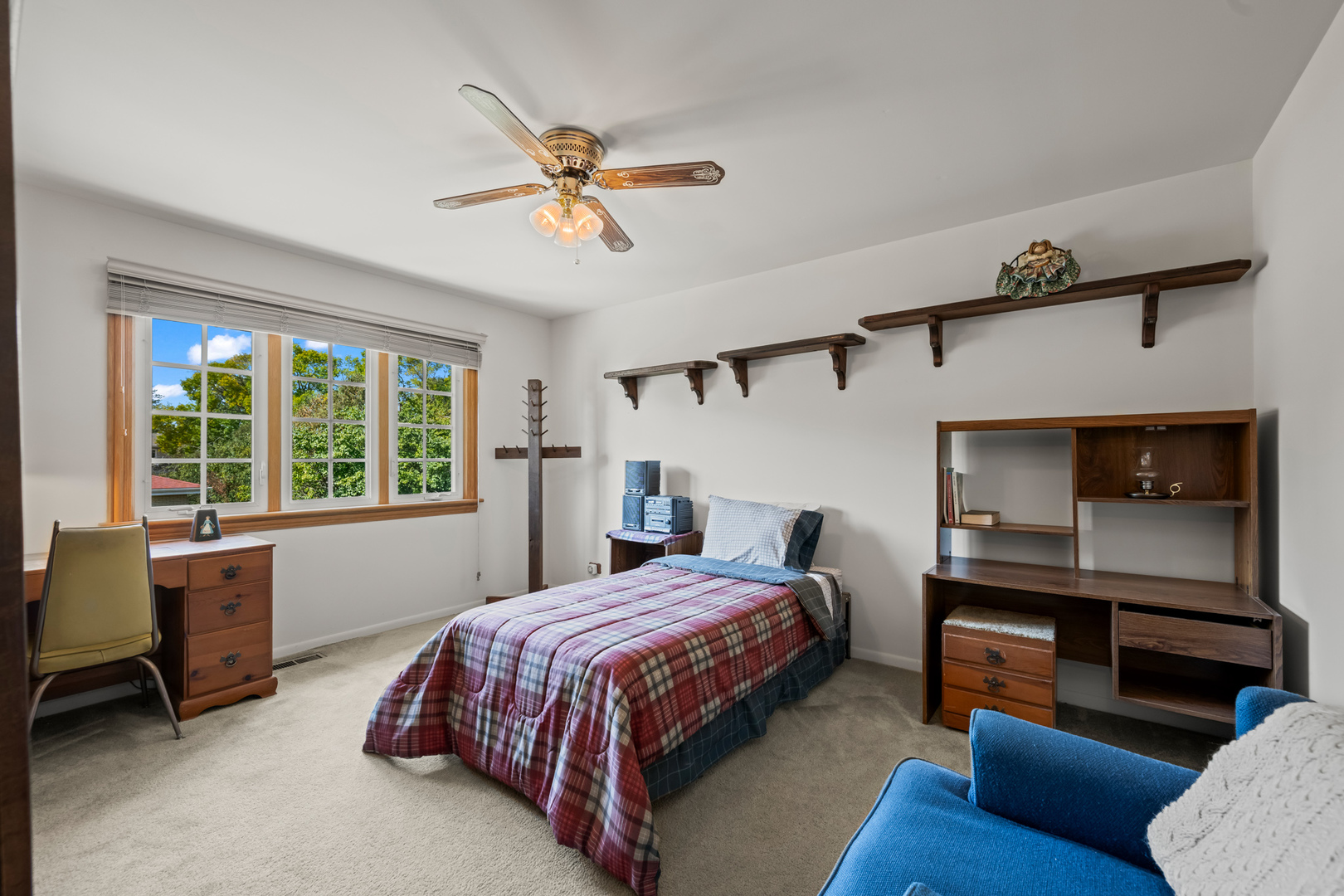 1114 S Fernandez Avenue