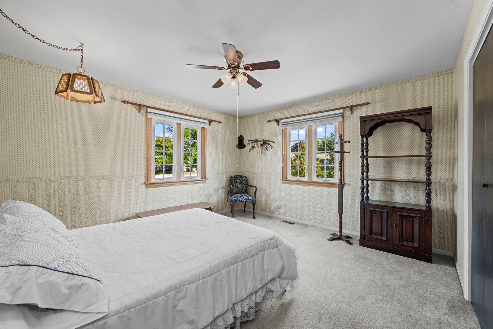 1114 S Fernandez Avenue