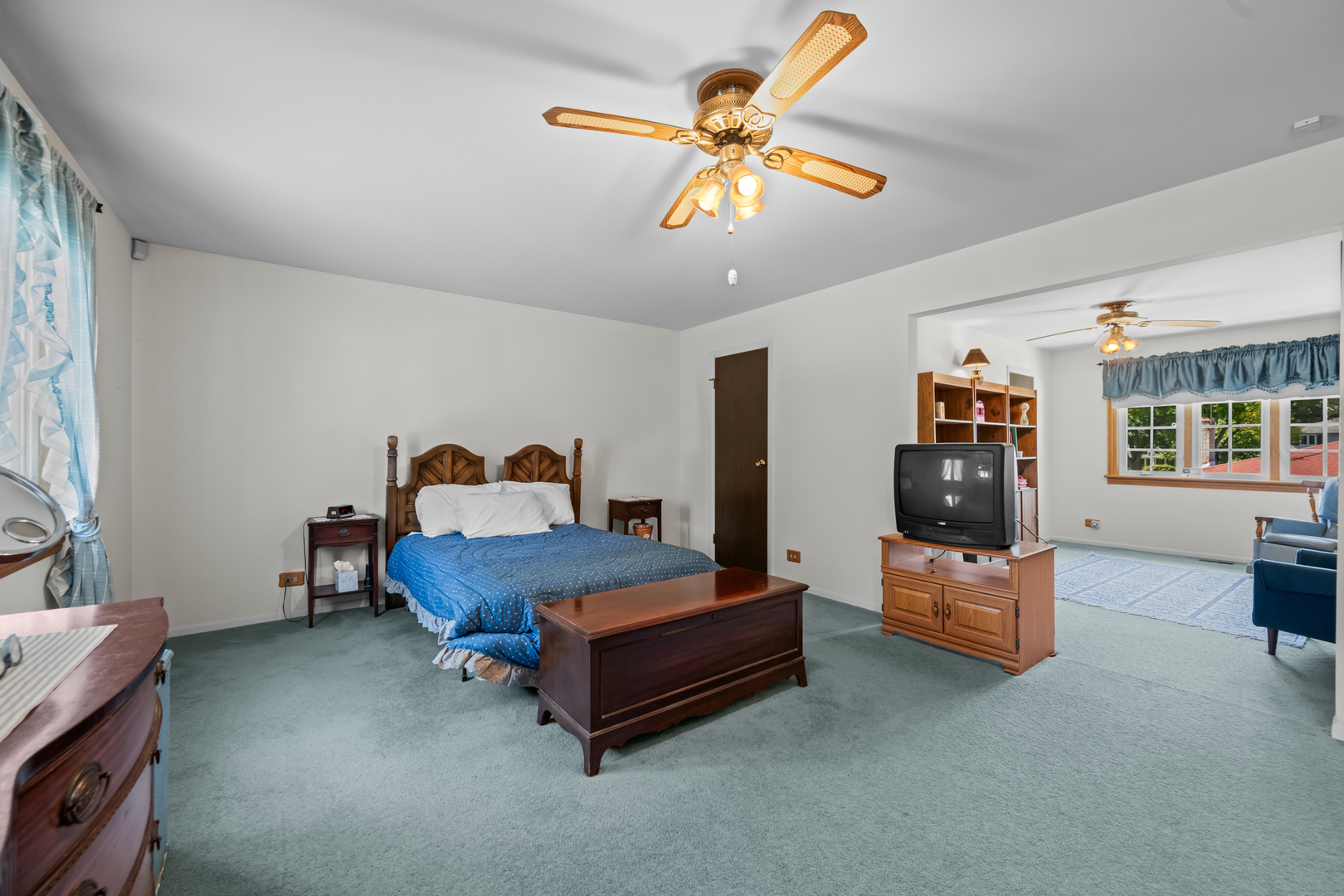 1114 S Fernandez Avenue