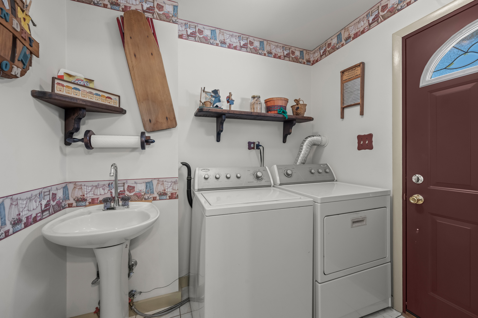 1114 S Fernandez Avenue