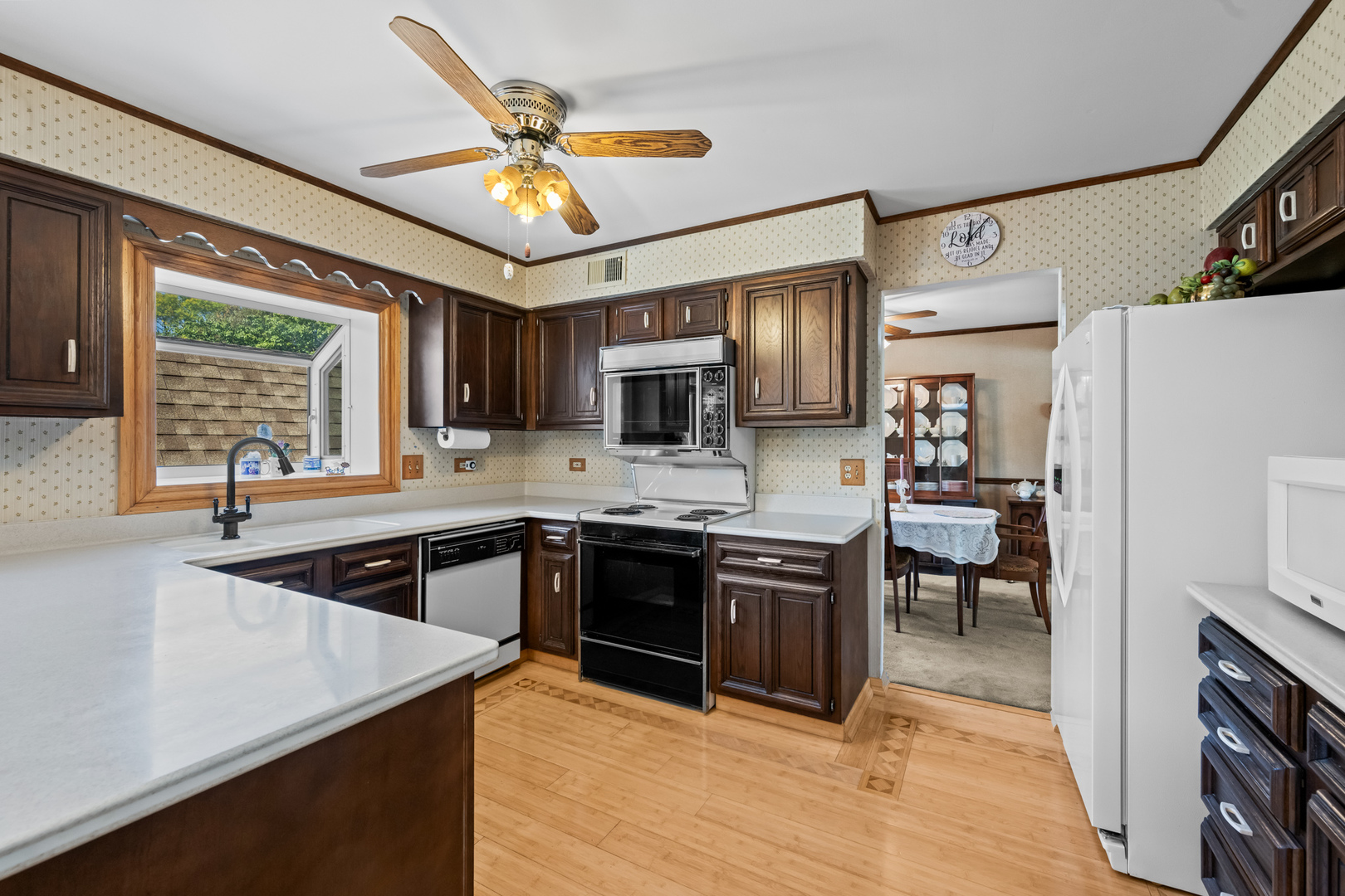 1114 S Fernandez Avenue