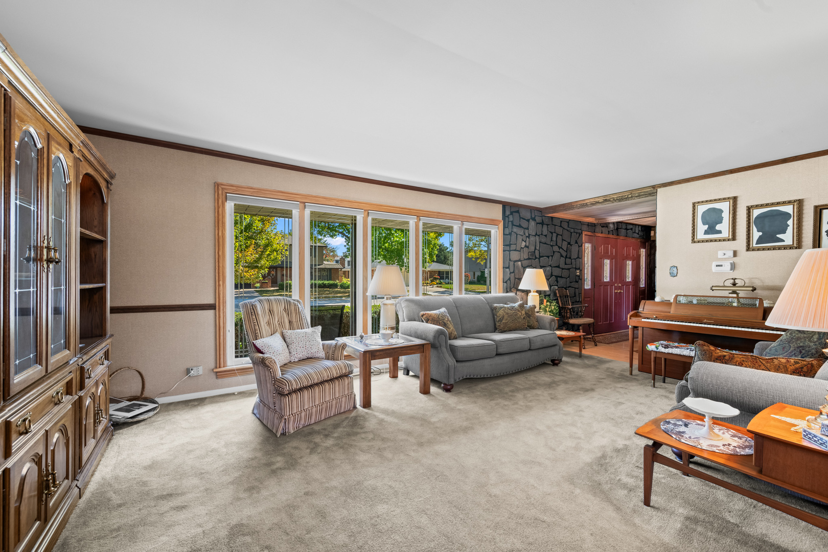 1114 S Fernandez Avenue