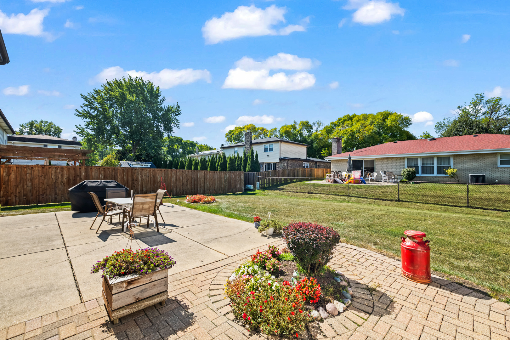 1114 S Fernandez Avenue