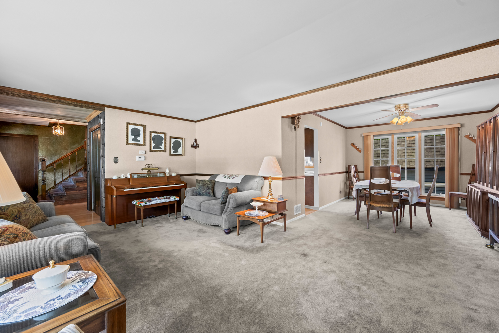 1114 S Fernandez Avenue