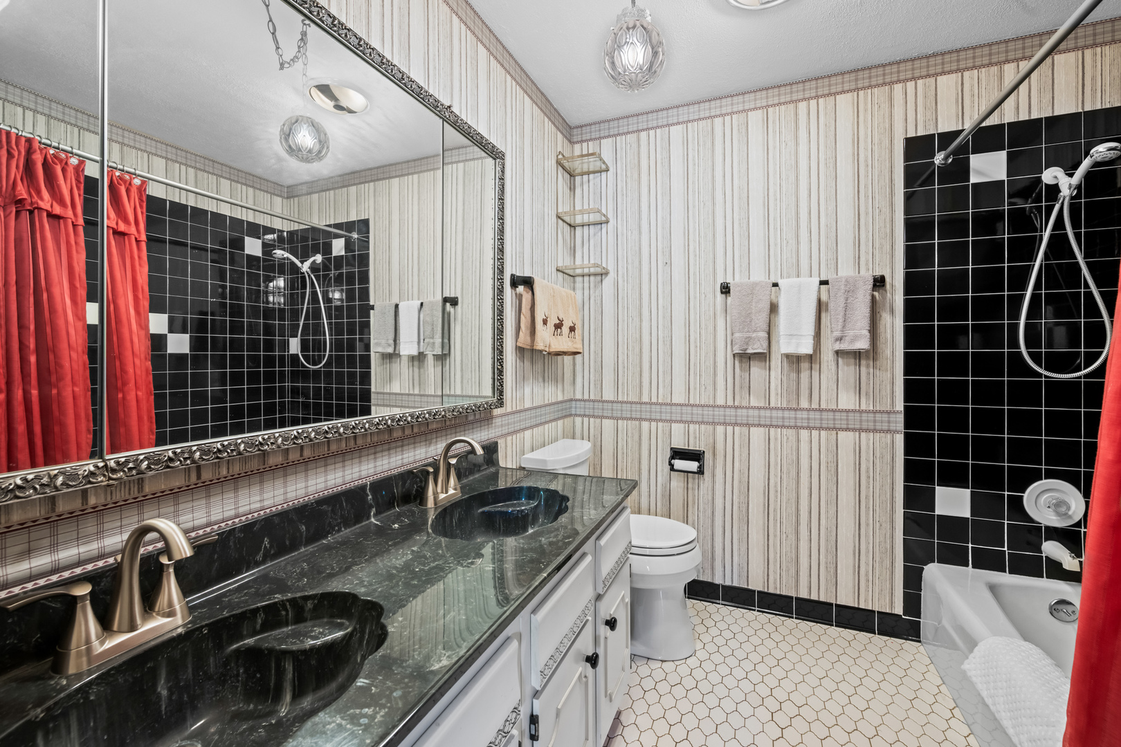 1114 S Fernandez Avenue