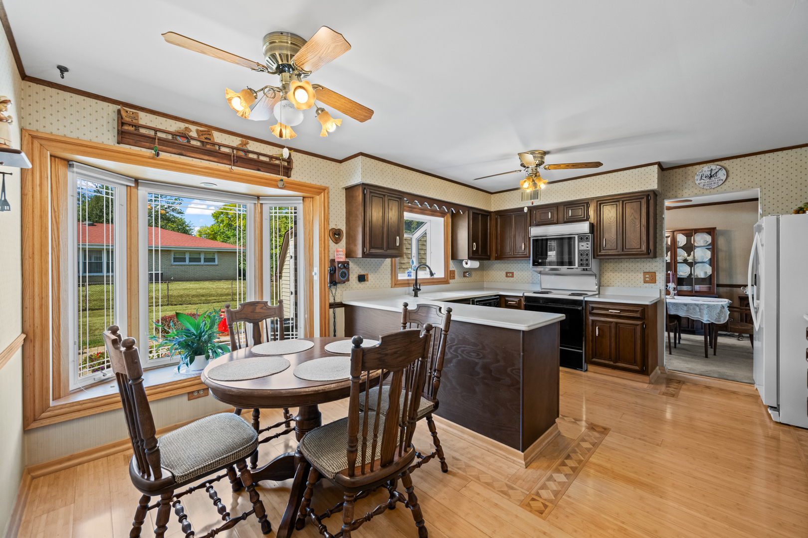 1114 S Fernandez Avenue