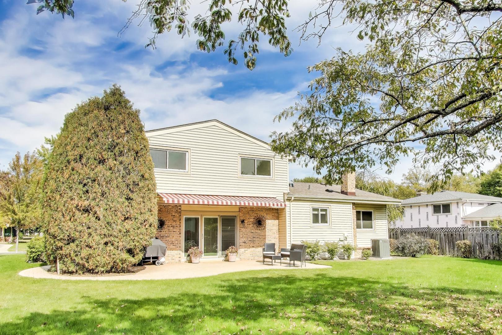 219 E Reseda Parkway