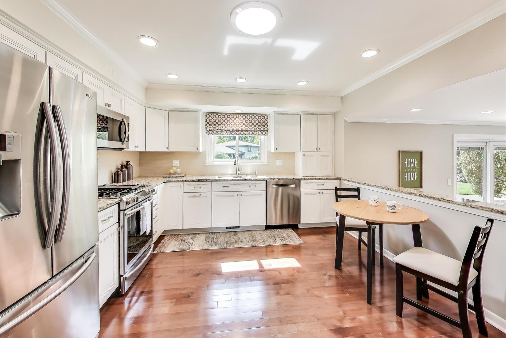 219 E Reseda Parkway