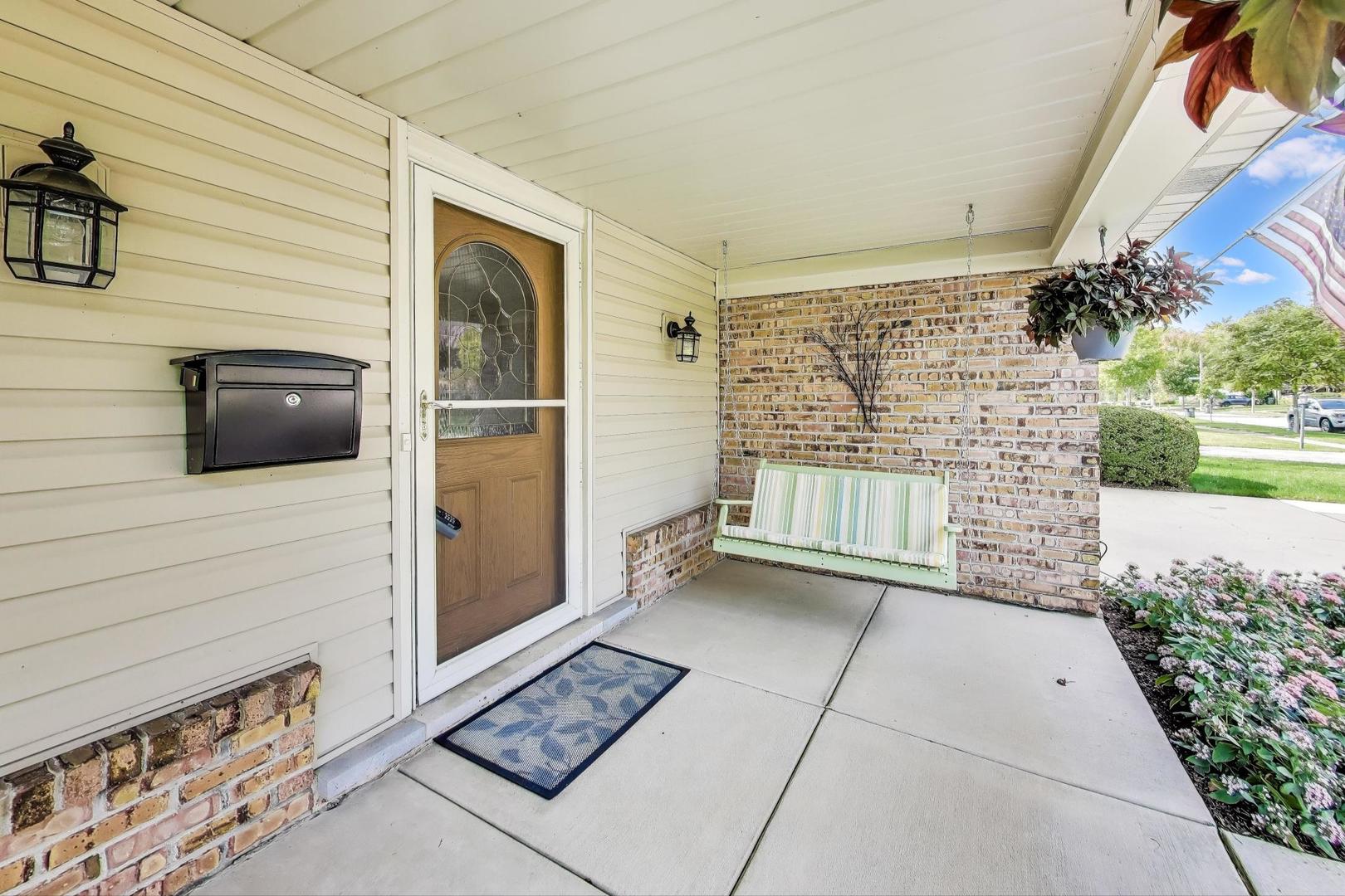 219 E Reseda Parkway