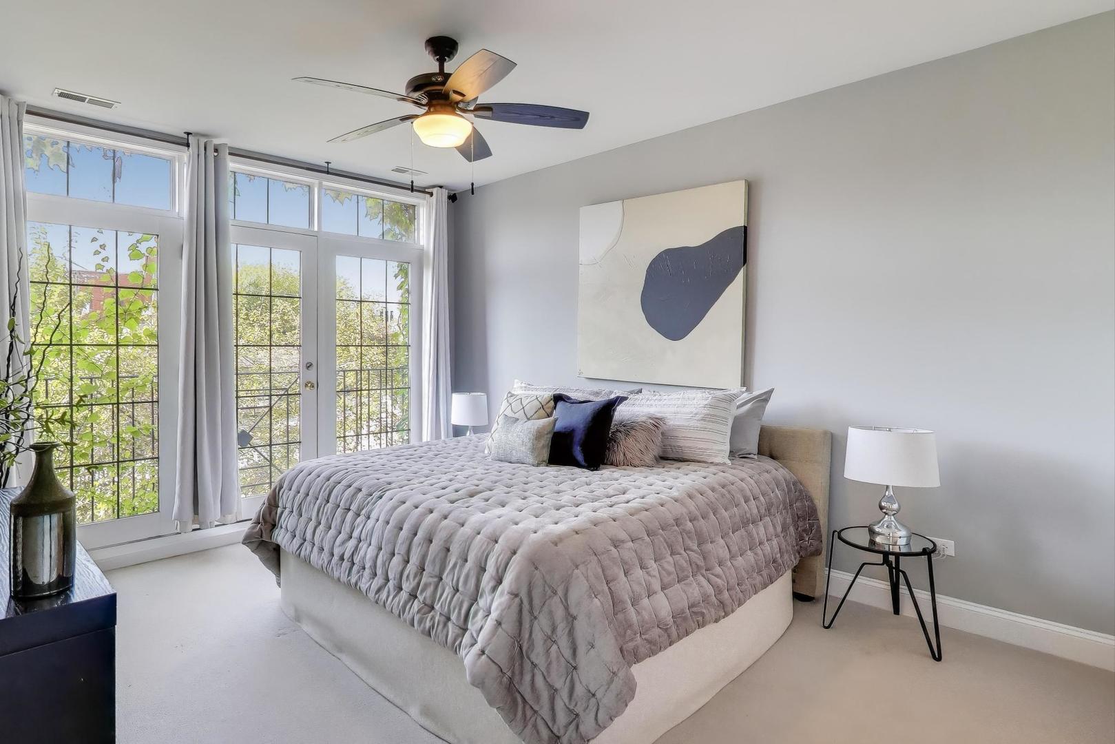 819 N Damen Avenue Unit: 2