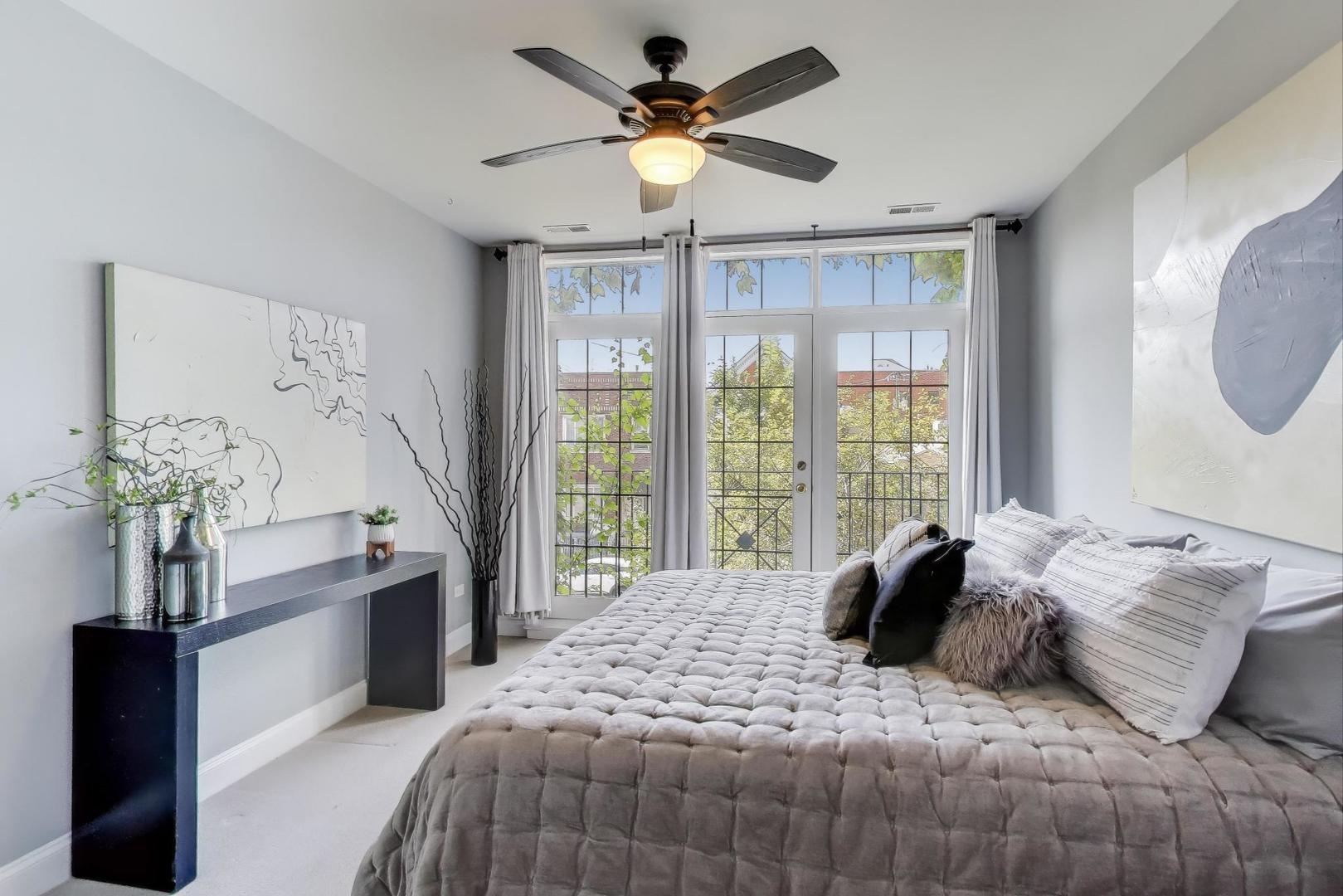 819 N Damen Avenue Unit: 2