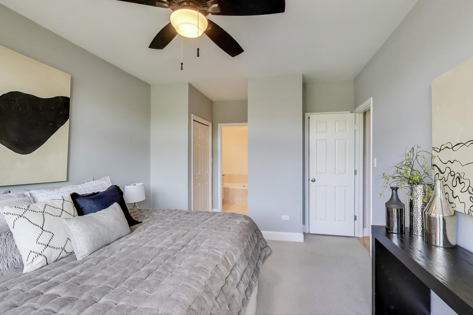 819 N Damen Avenue Unit: 2