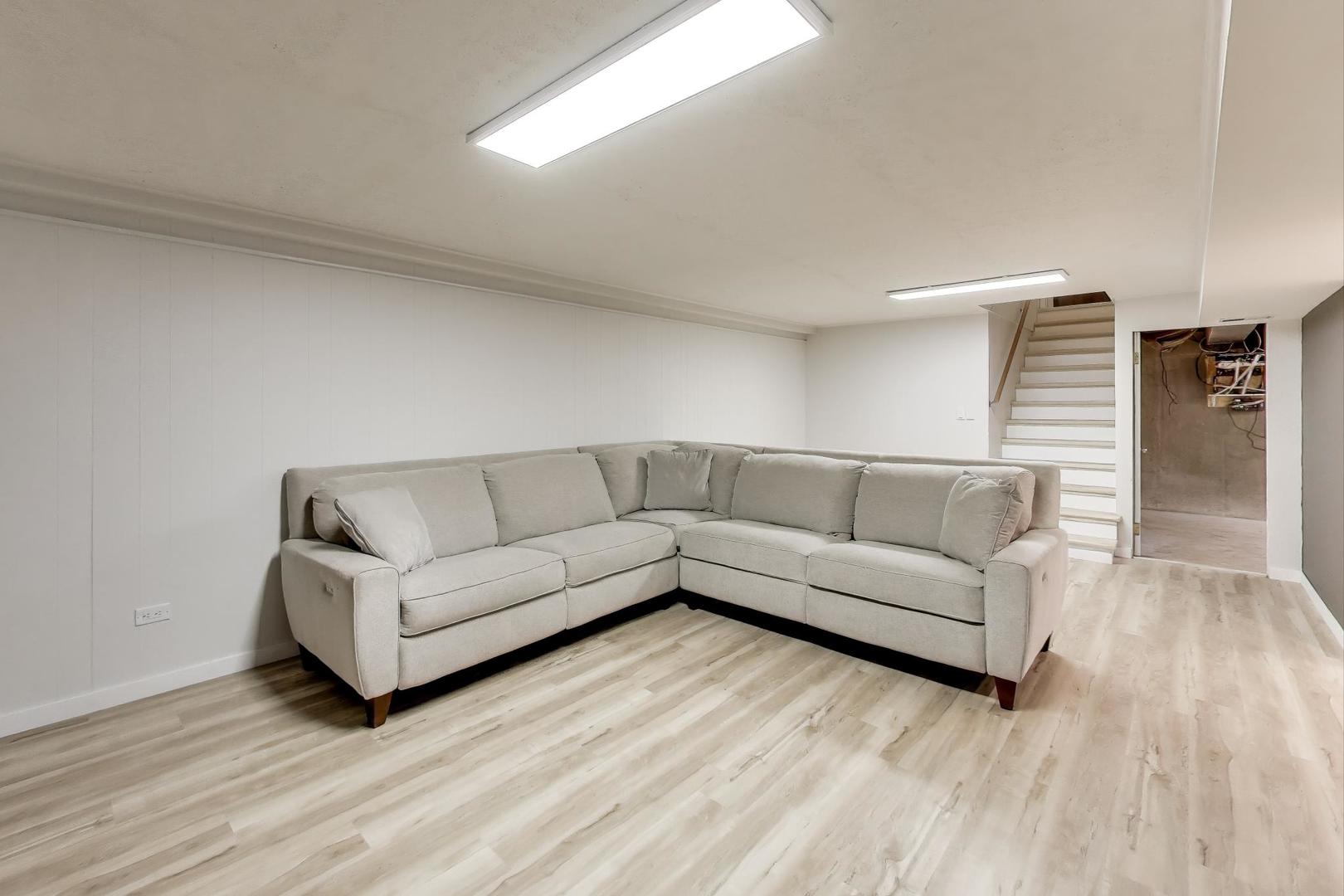 1318 S WALNUT Avenue