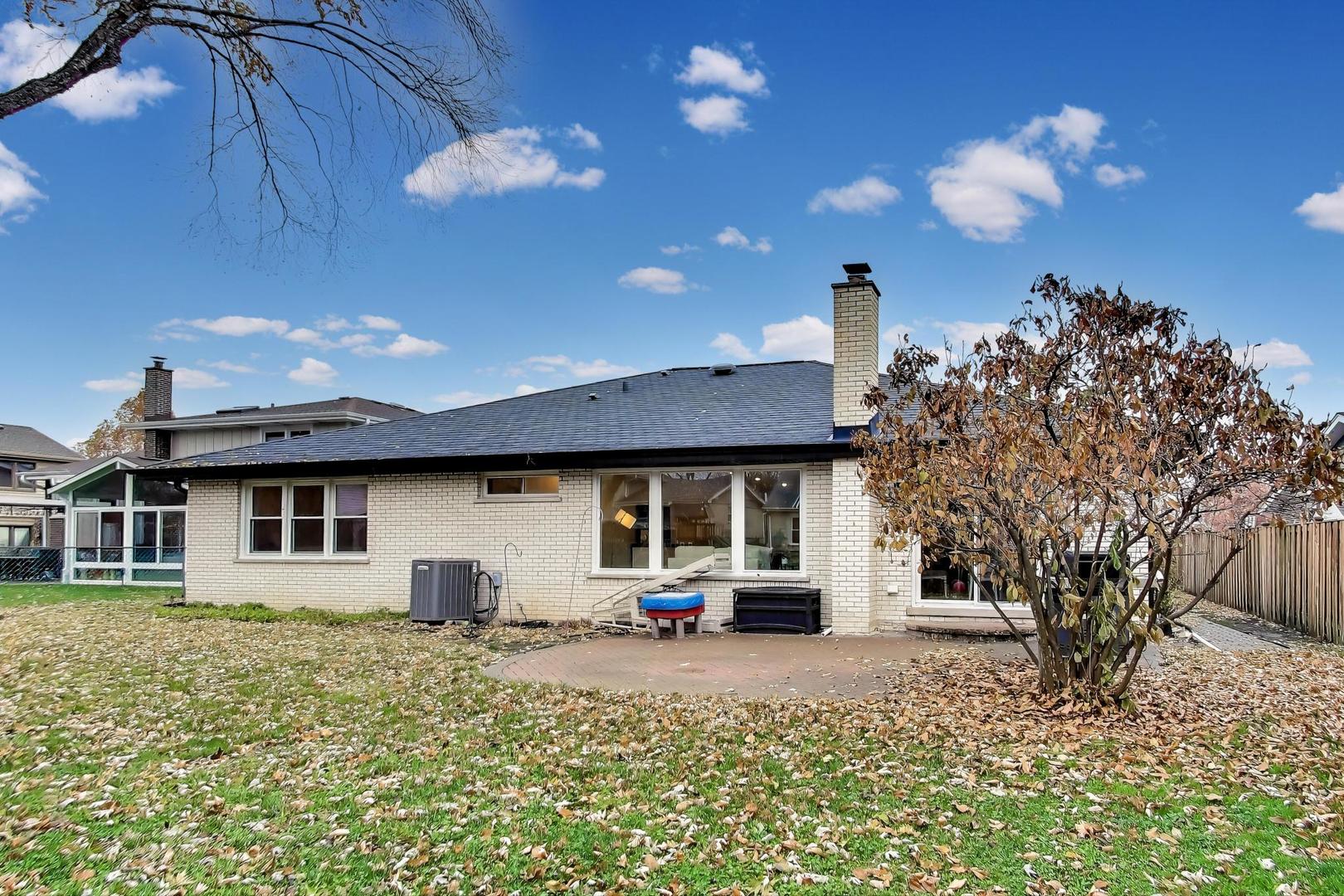 1318 S WALNUT Avenue