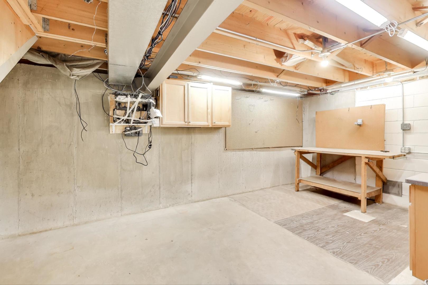 1318 S WALNUT Avenue