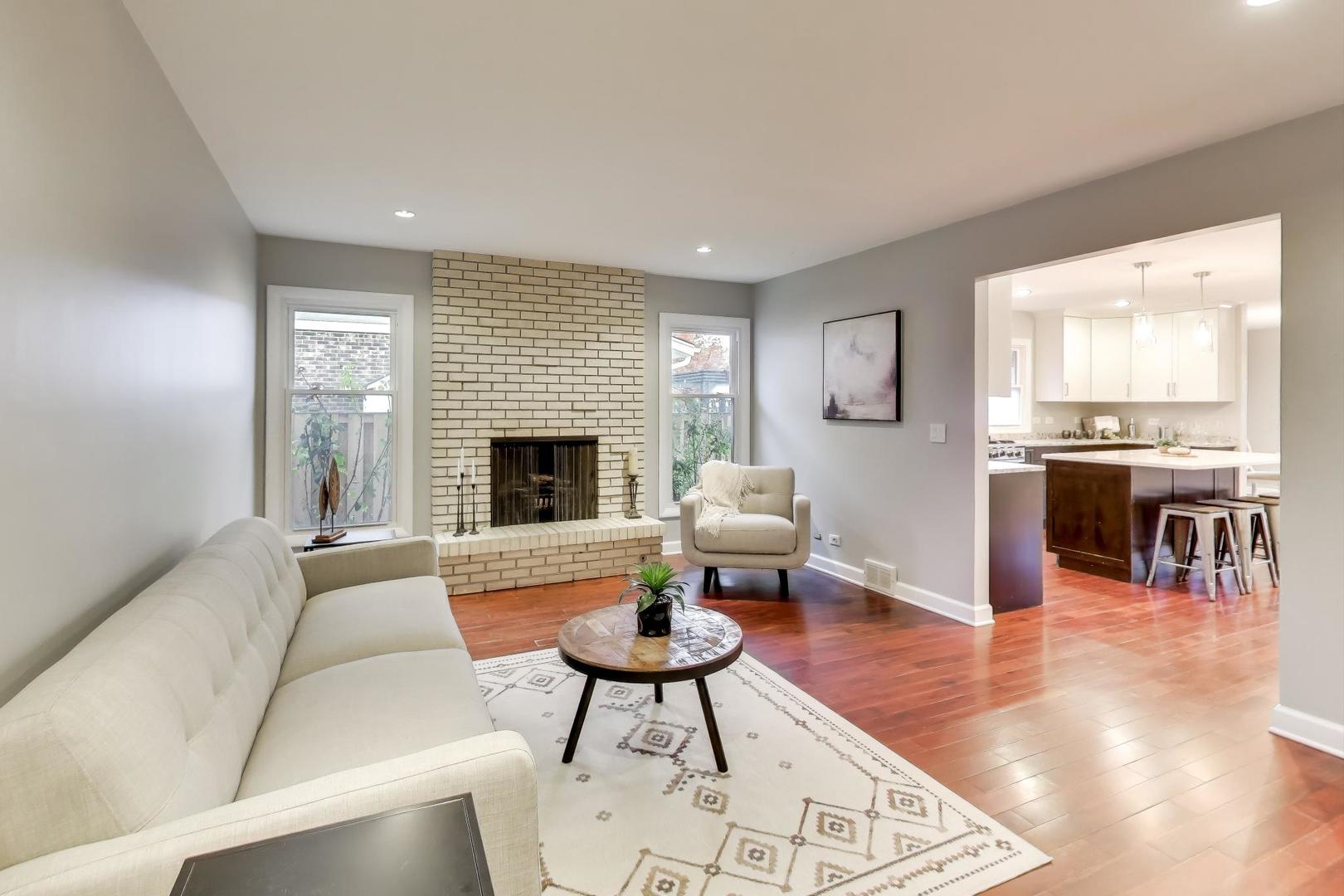 1318 S WALNUT Avenue