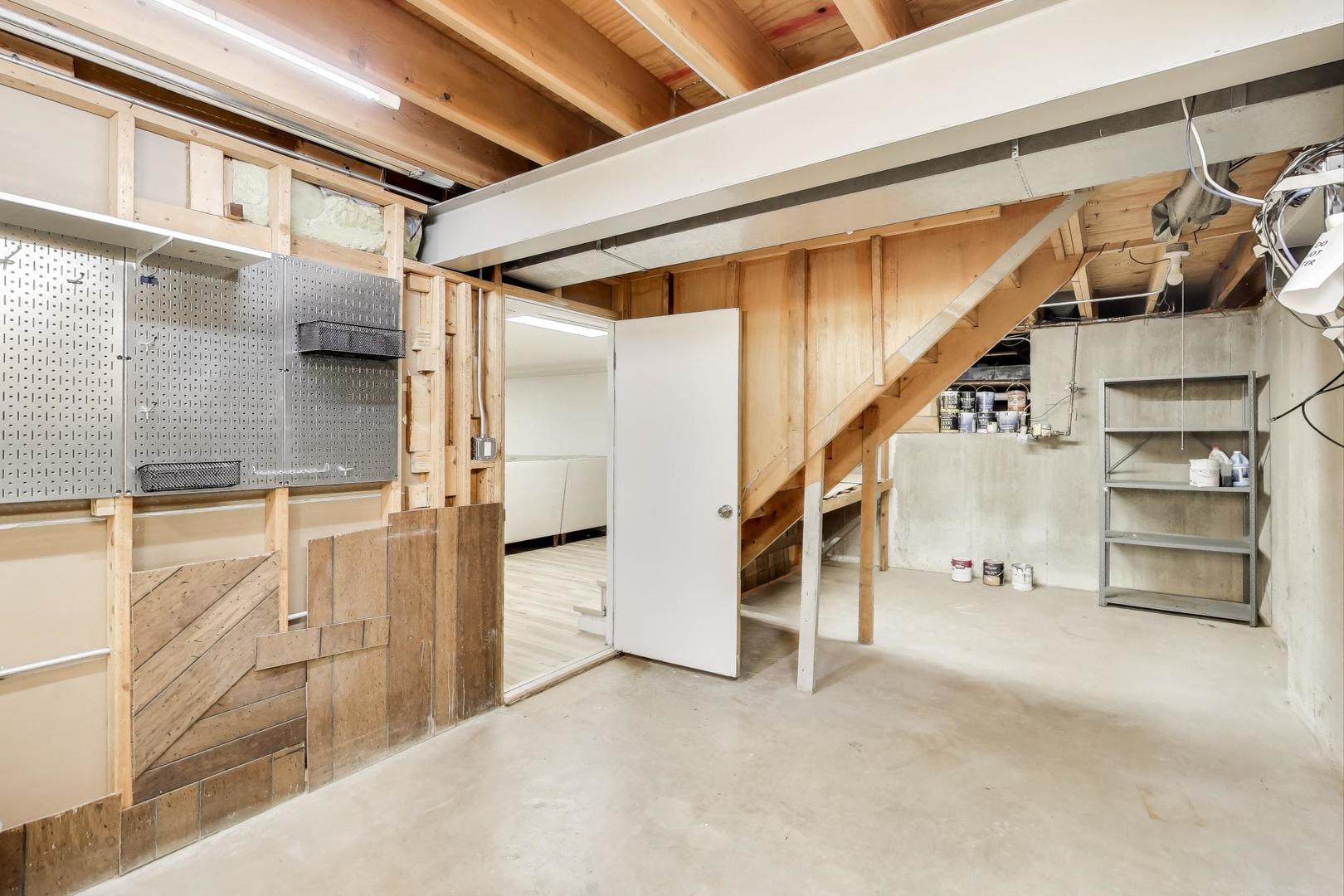 1318 S WALNUT Avenue