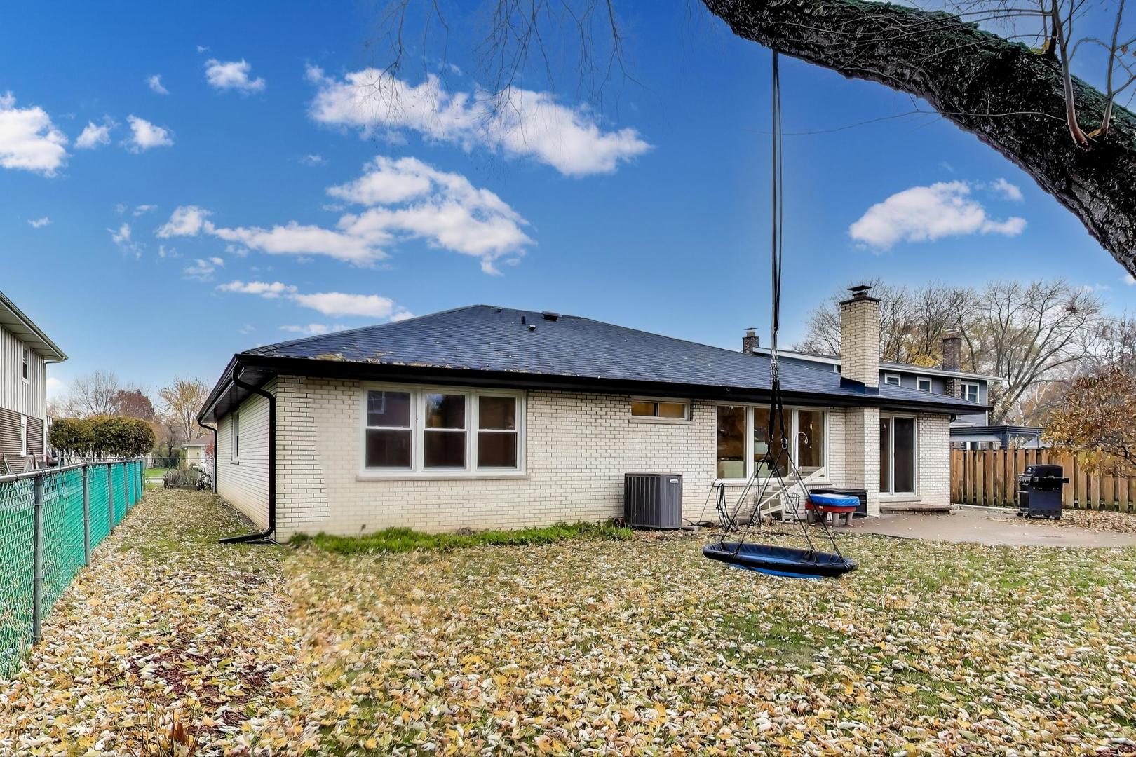 1318 S WALNUT Avenue