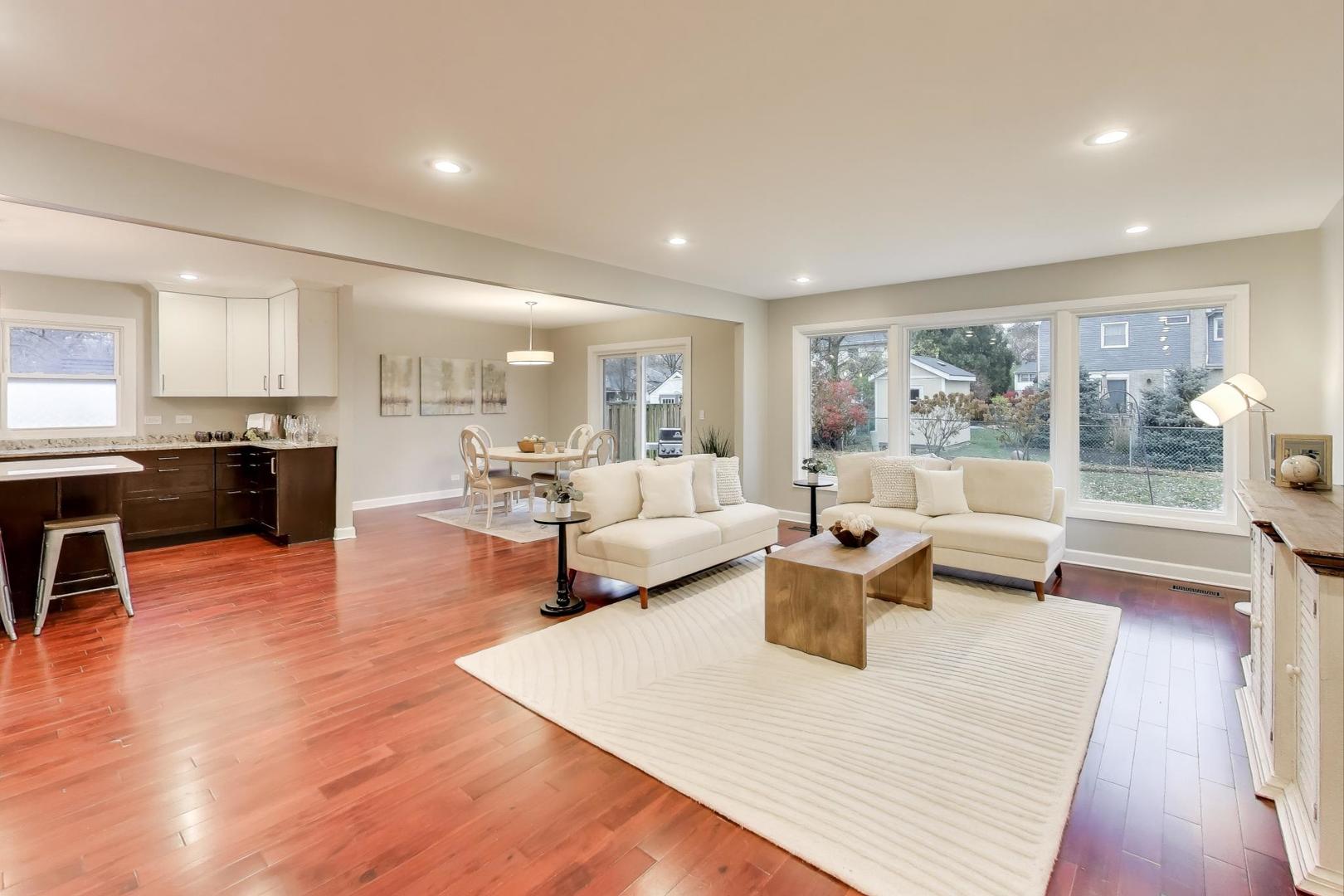 1318 S WALNUT Avenue