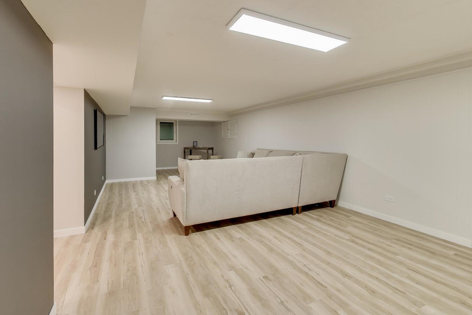 1318 S WALNUT Avenue