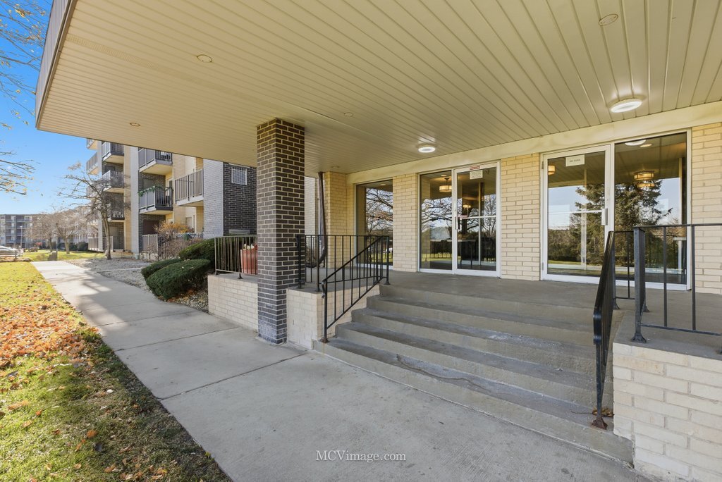 5400 Walnut Avenue Unit: 208