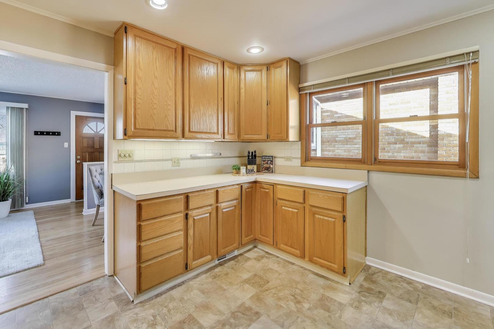 823 N Fernandez Avenue