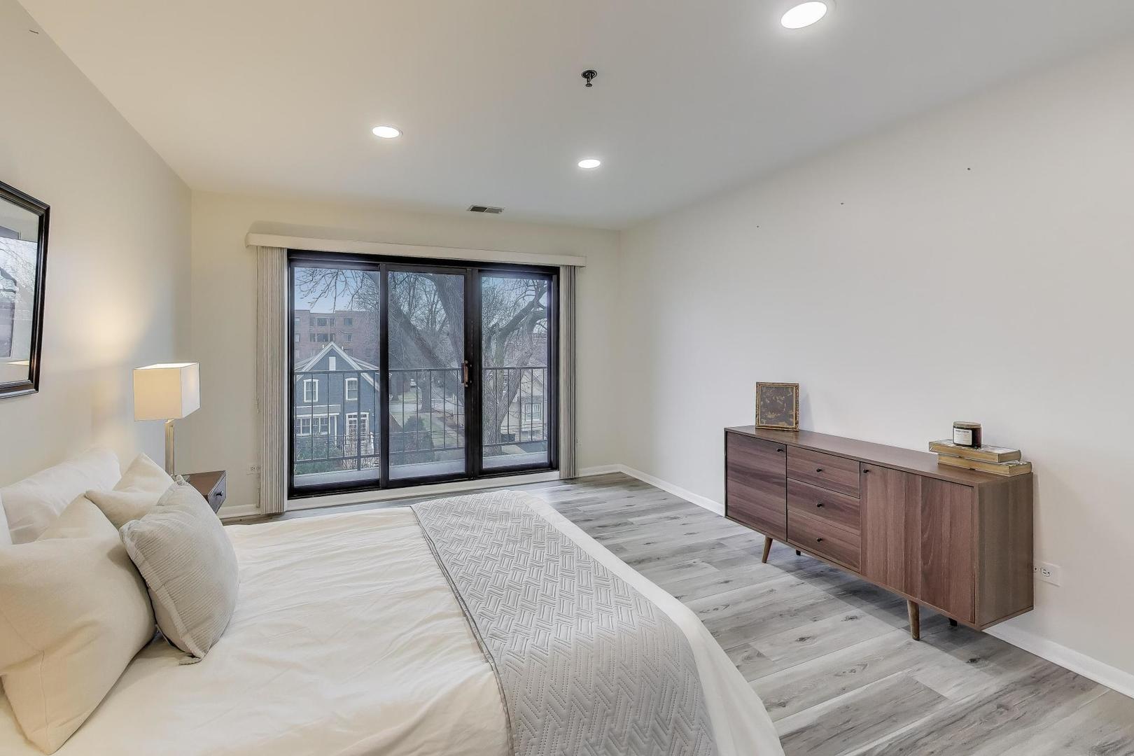 110 S Evergreen Avenue Unit: 4CS