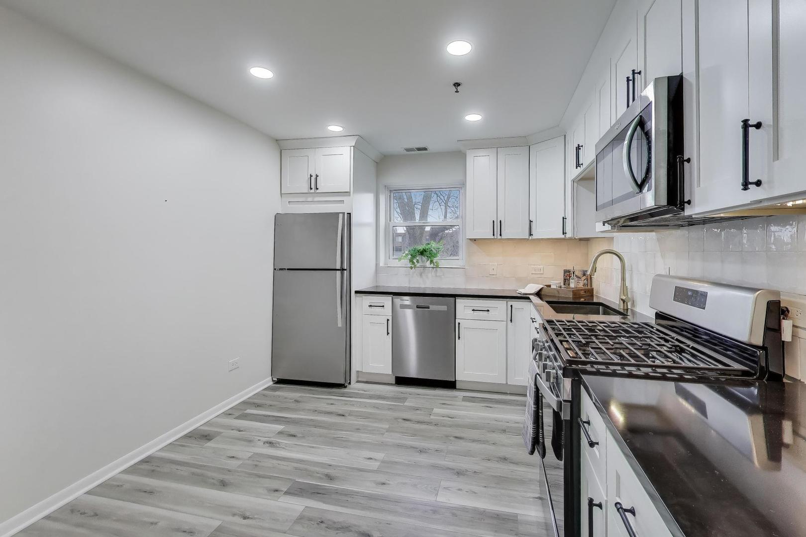 110 S Evergreen Avenue Unit: 4CS