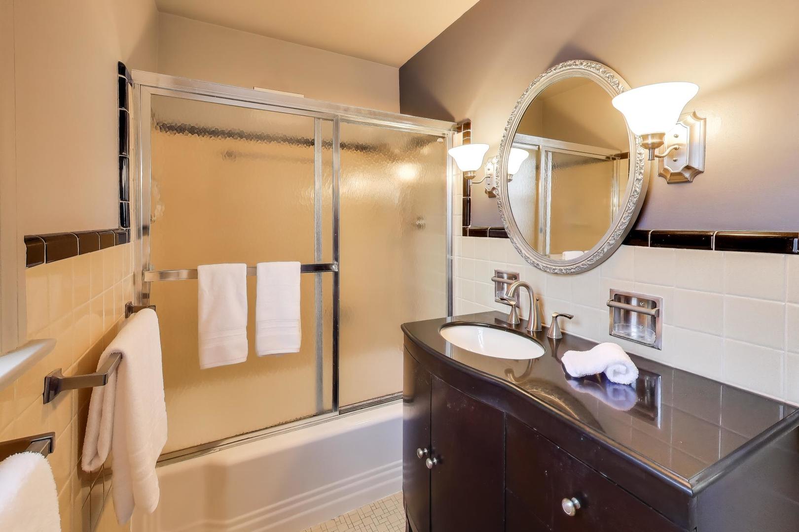 200 S Derbyshire Lane