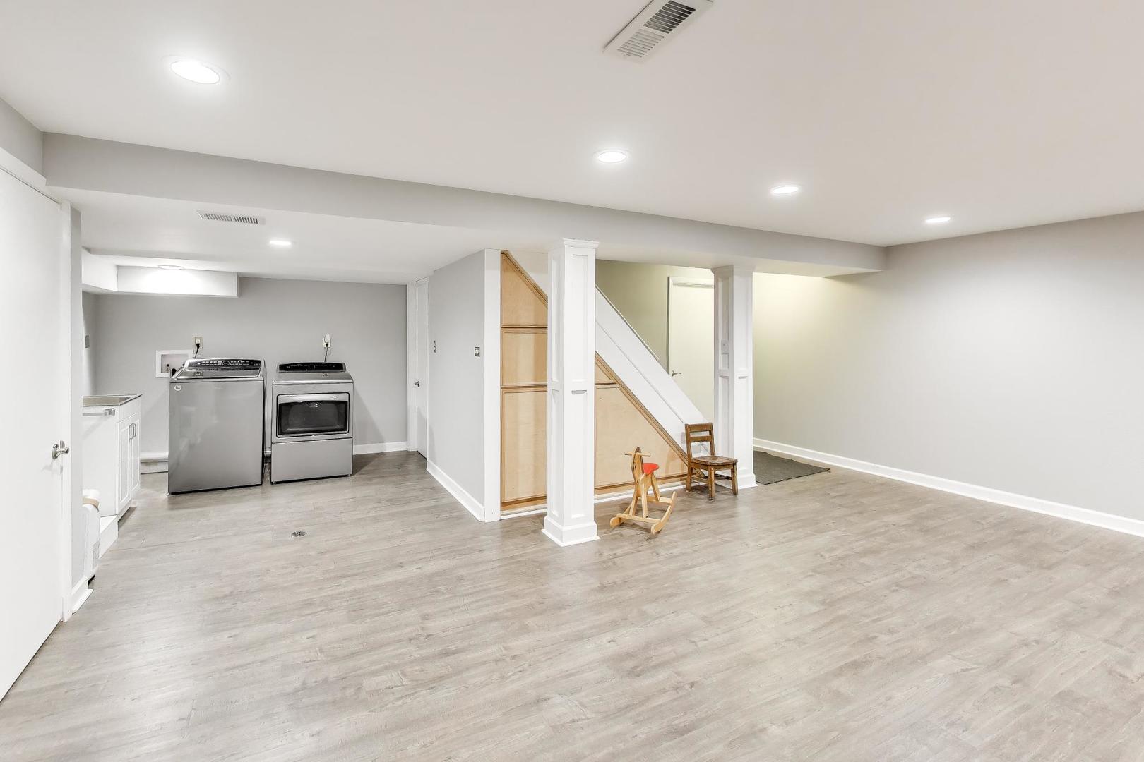 200 S Derbyshire Lane