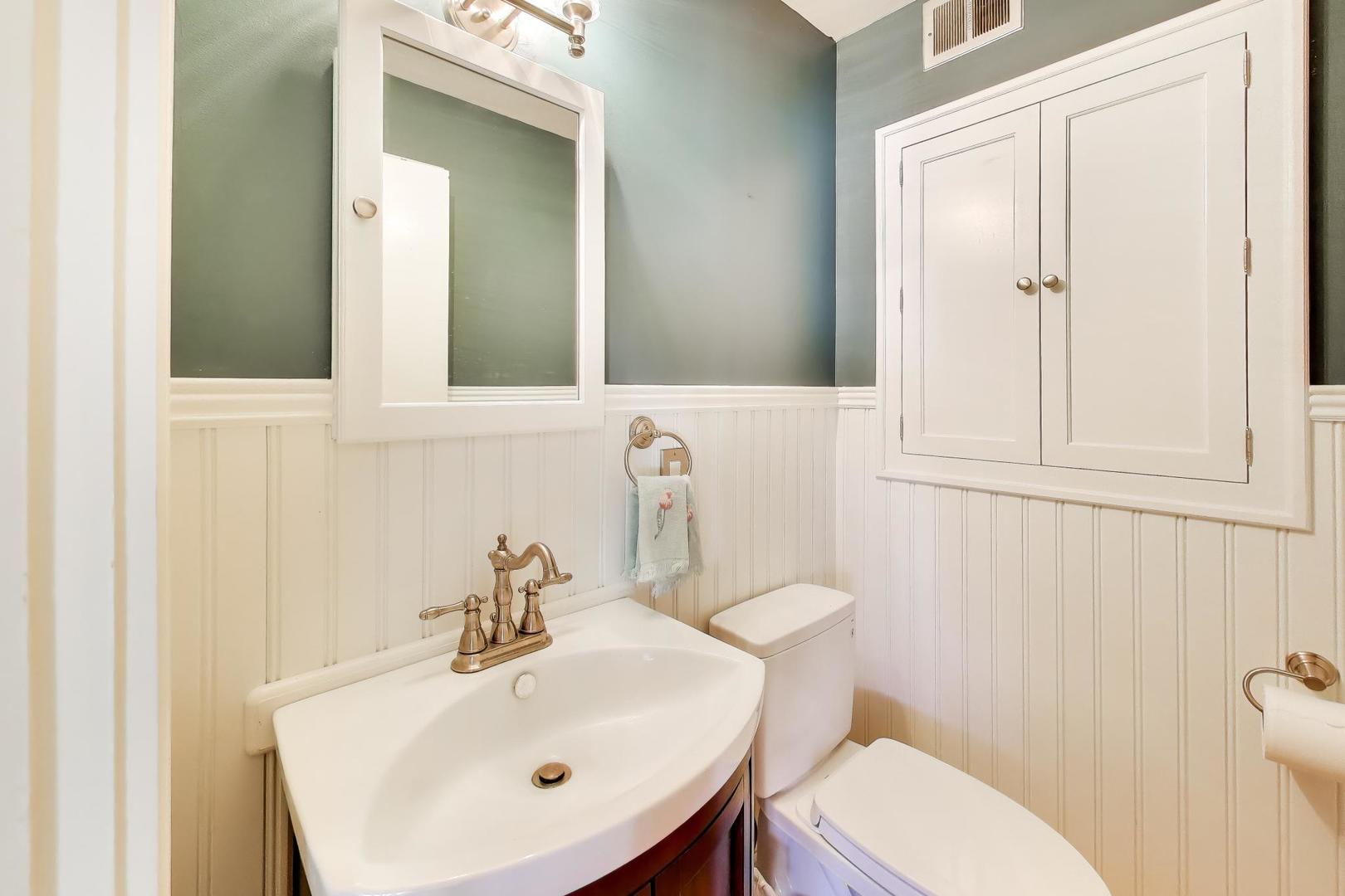 200 S Derbyshire Lane