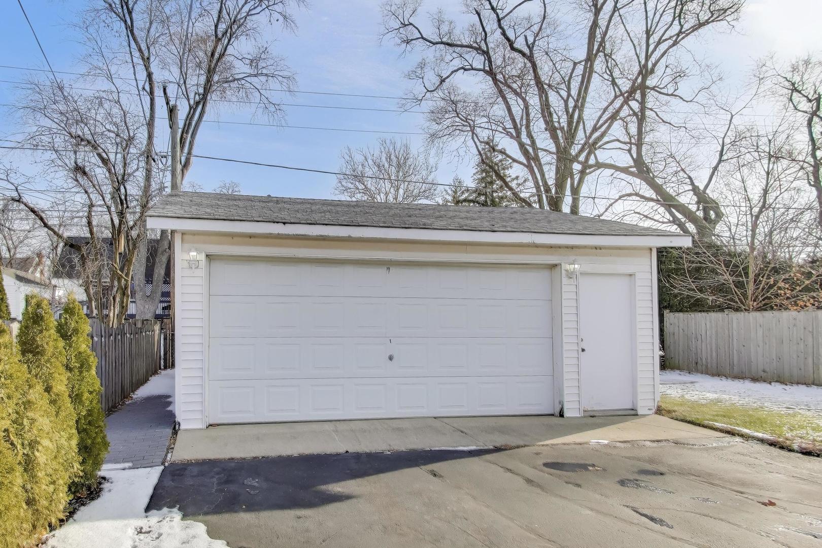 823 N Fernandez Avenue