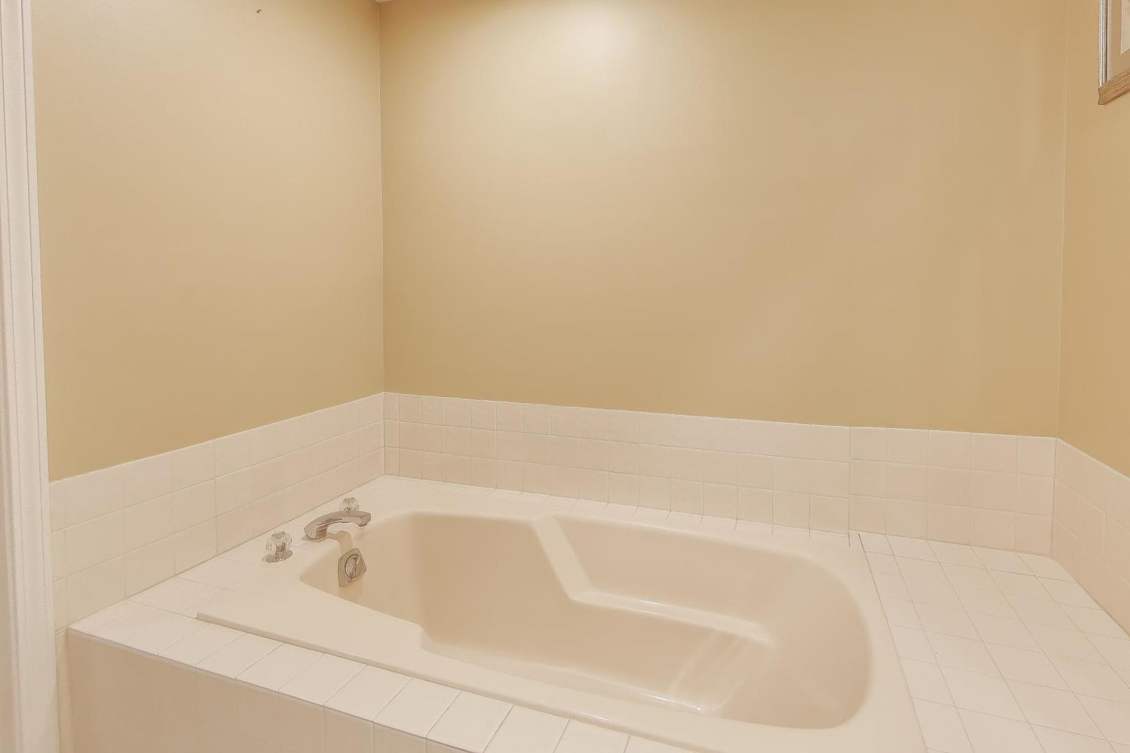 1501 N Courtland Drive