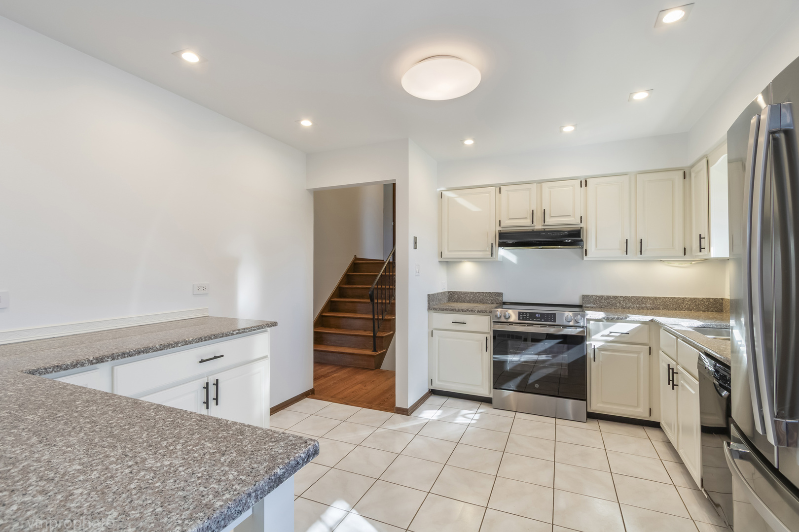 455 E Granville Avenue