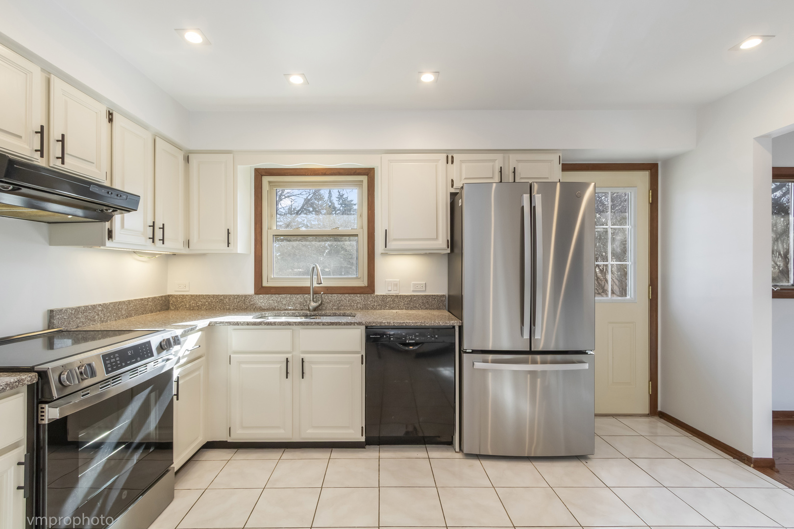 455 E Granville Avenue