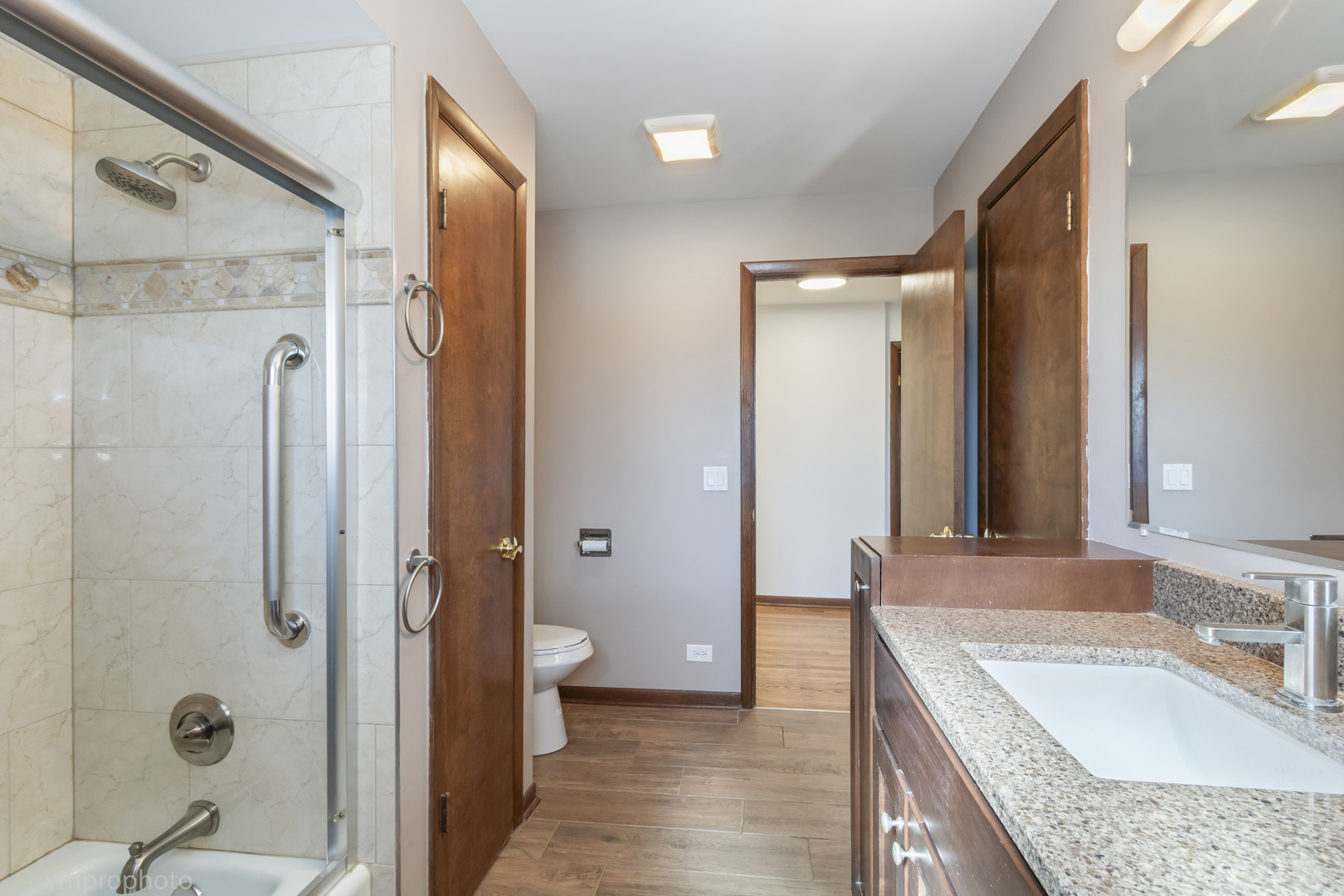 455 E Granville Avenue